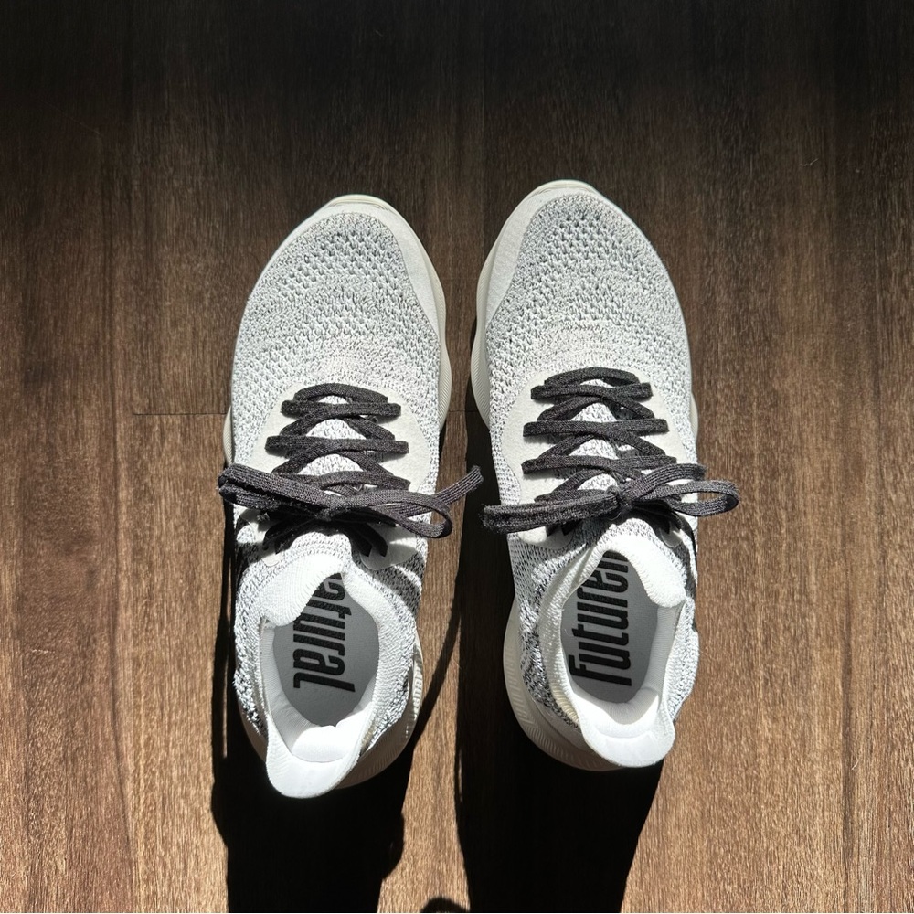 Like NEW 6.5 Women’s Adidas shoes